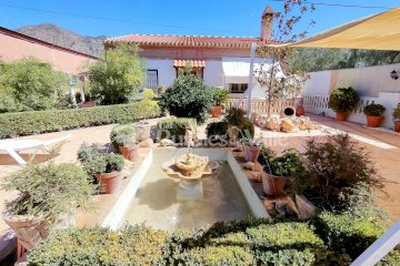 Entrañable casa rural en Granada a la entradas del pueblo de Nigüelas.